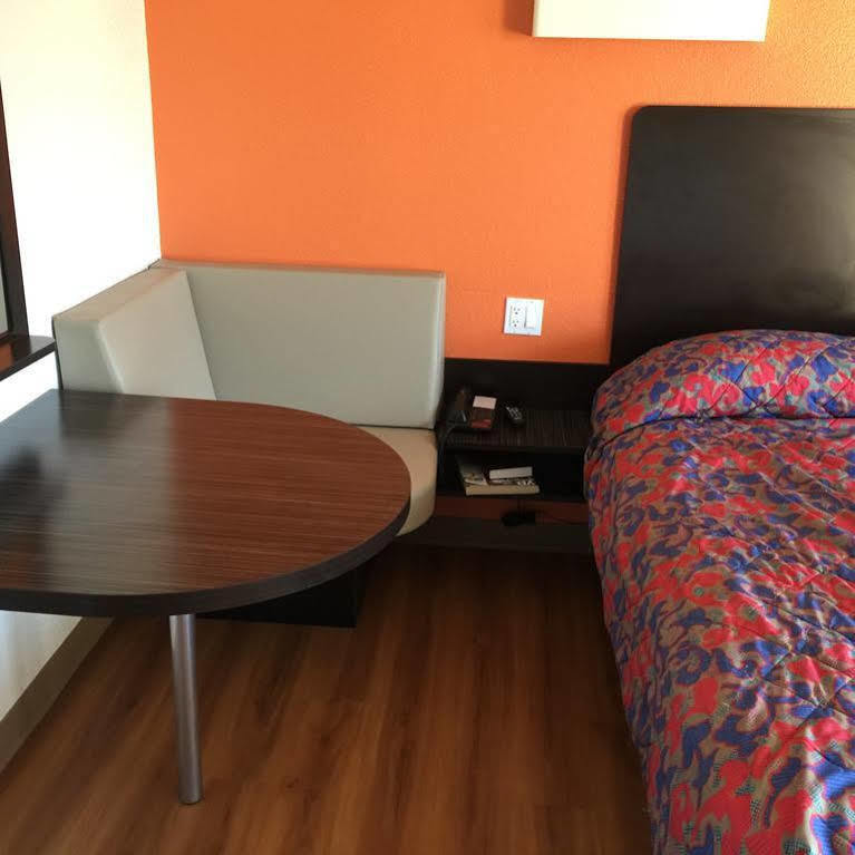 Motel 6 Bakersfield Exteriör bild