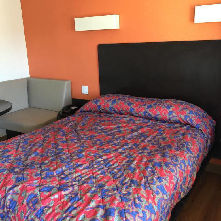 Motel 6 Bakersfield Exteriör bild