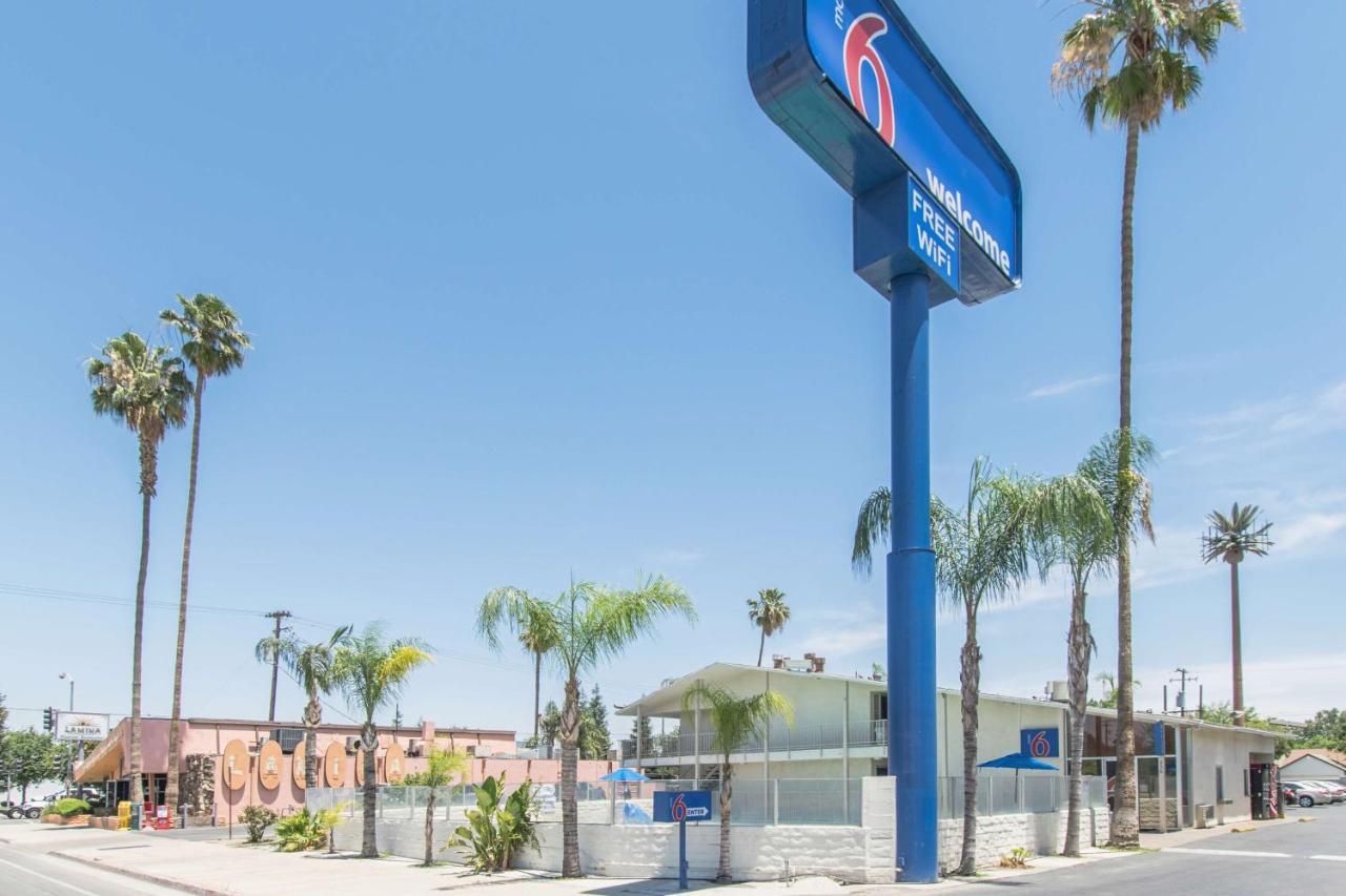 Motel 6 Bakersfield Exteriör bild