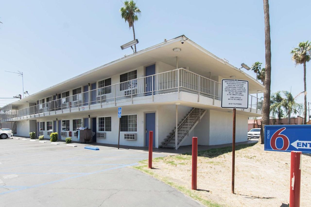 Motel 6 Bakersfield Exteriör bild